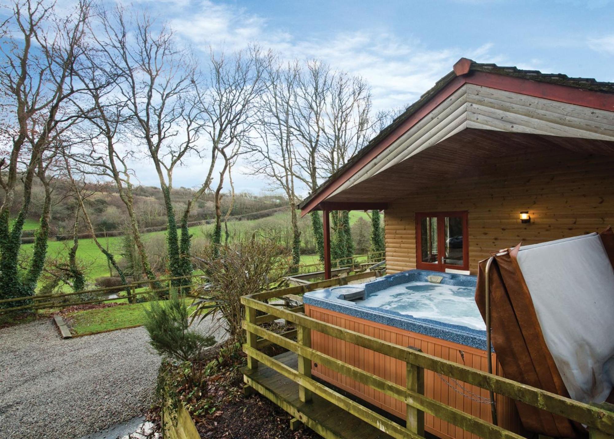 Ivyleaf Combe Lodges Stratton  Exteriör bild